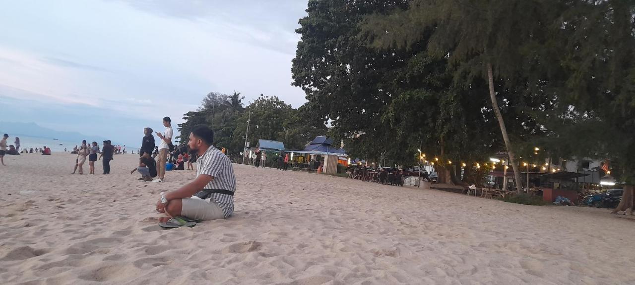 Airbnb At Sri Sayang Batu Ferringhi Beach 外观 照片
